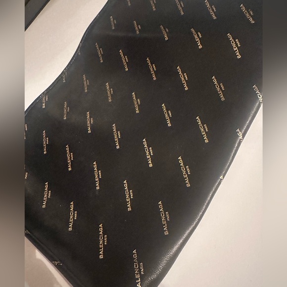 Authentic Balenciaga Pouch - Picture 5 of 7